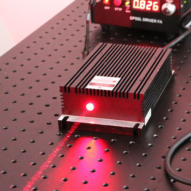 638nm 4W High power Red Semiconductor Laser Modulation 0~30khz Analog or TTL - Click Image to Close